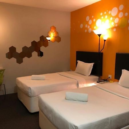 Hotel Zamburger Bliss Johor Bahru Eksteriør billede