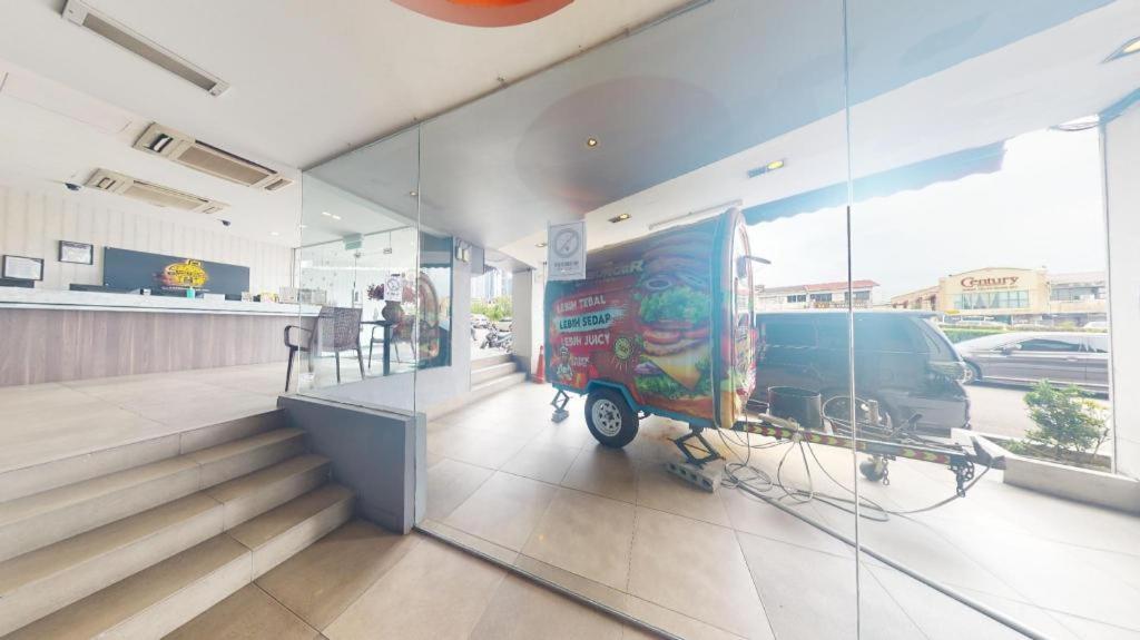 Hotel Zamburger Bliss Johor Bahru Eksteriør billede